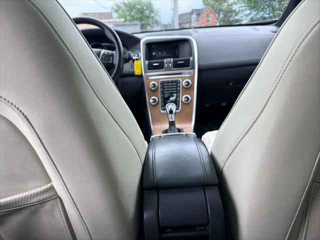 2015 Volvo XC60 T6 Platinum