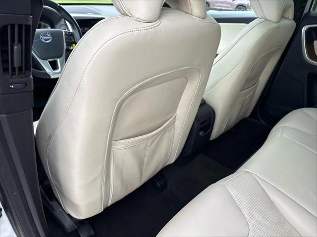 2015 Volvo XC60 T6 Platinum