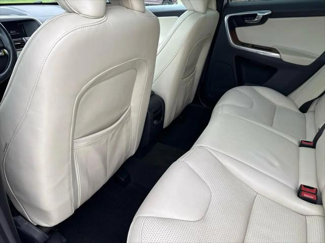 2015 Volvo XC60 T6 Platinum