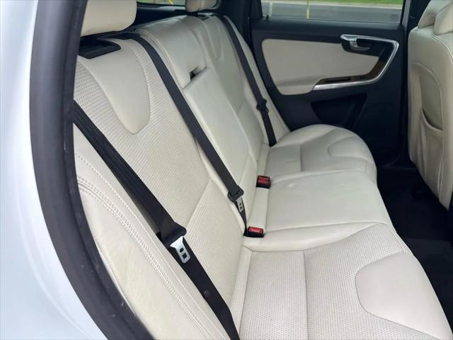 2015 Volvo XC60 T6 Platinum