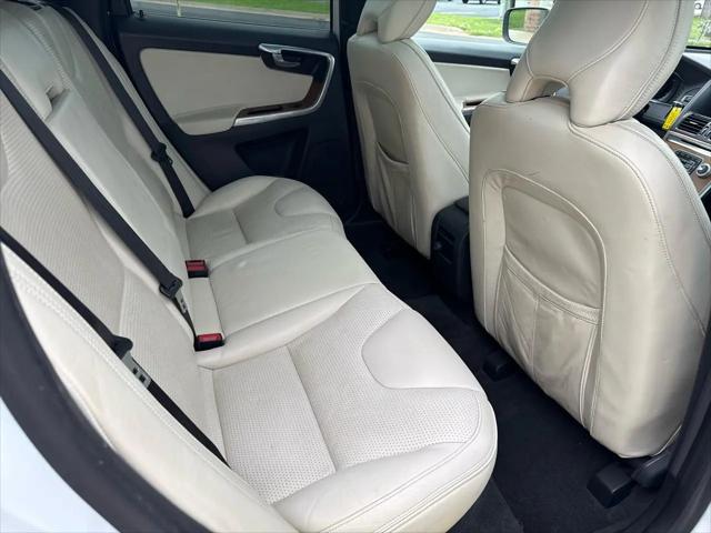 2015 Volvo XC60 T6 Platinum