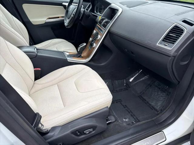 2015 Volvo XC60 T6 Platinum
