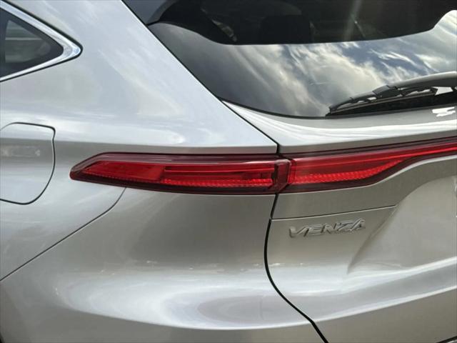 2024 Toyota Venza LE