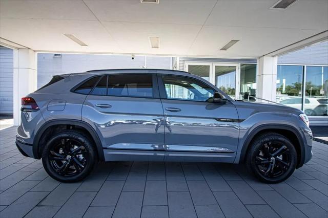 2026 Volkswagen Atlas Cross Sport SEL R-Line Black