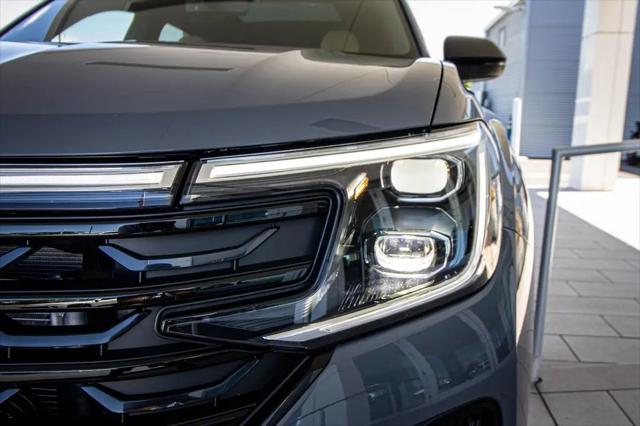 2026 Volkswagen Atlas Cross Sport SEL R-Line Black