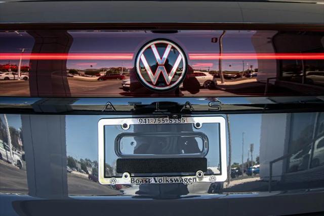 2026 Volkswagen Atlas Cross Sport SEL R-Line Black
