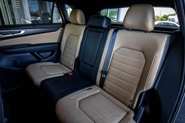 2026 Volkswagen Atlas Cross Sport SEL R-Line Black