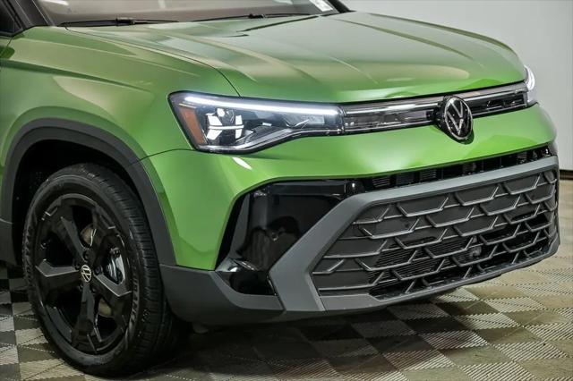 2026 Volkswagen Taos SE Black