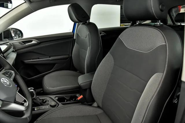 2026 Volkswagen Taos SE Black