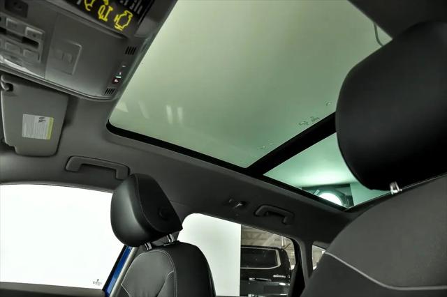 2026 Volkswagen Taos SE Black