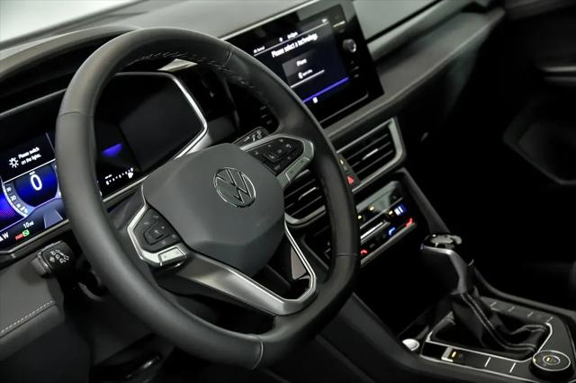 2026 Volkswagen Taos SE Black
