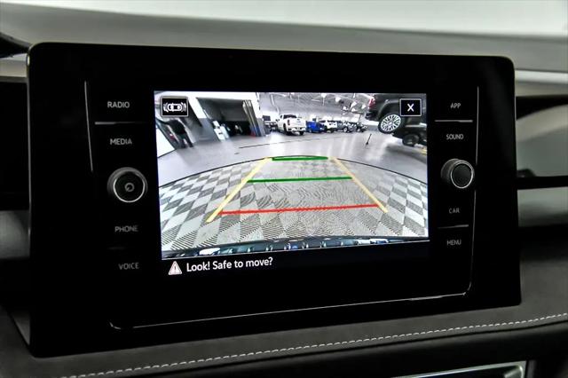 2026 Volkswagen Taos SE Black