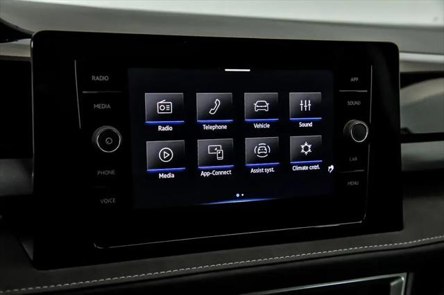 2026 Volkswagen Taos SE Black