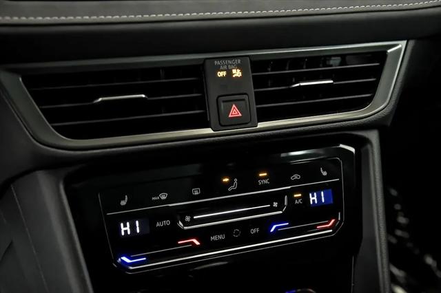 2026 Volkswagen Taos SE Black