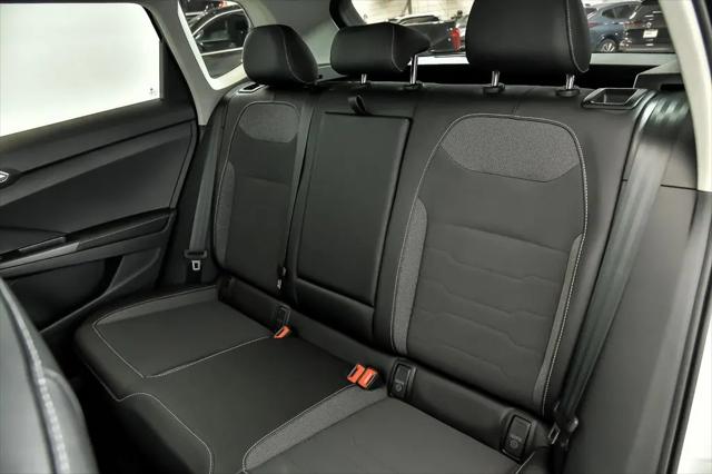 2026 Volkswagen Taos SE Black
