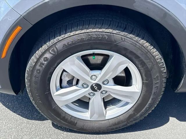 2023 Kia Sorento LX