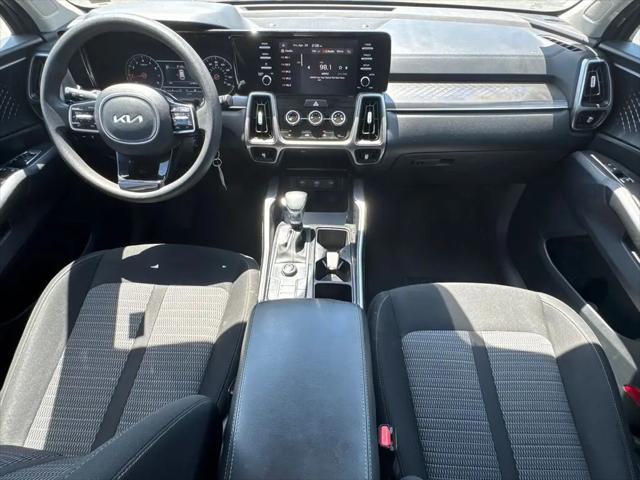2023 Kia Sorento LX