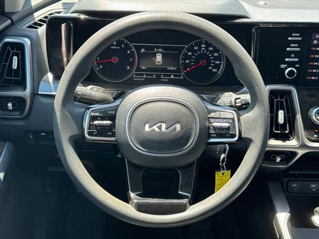 2023 Kia Sorento LX