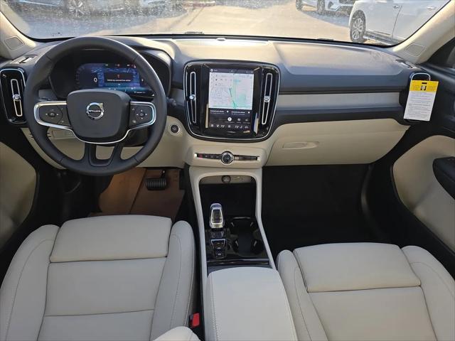 2026 Volvo XC40 Plus, B5 AWD Gas (mild hybrid), Dark