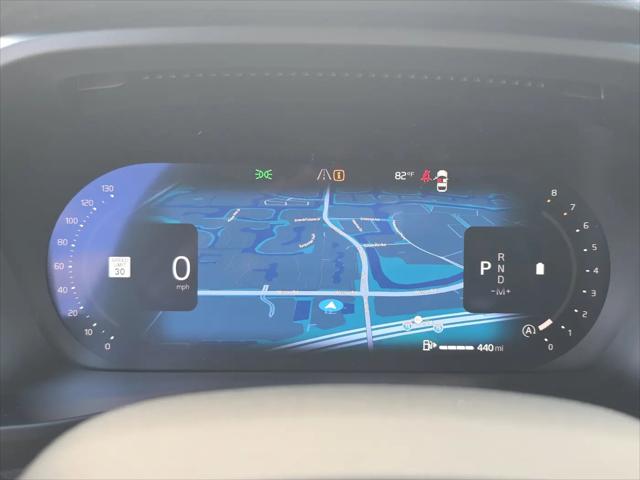 2026 Volvo XC40 Plus, B5 AWD Gas (mild hybrid), Dark
