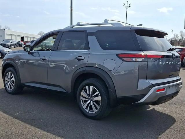 2023 Nissan Pathfinder SL 4WD
