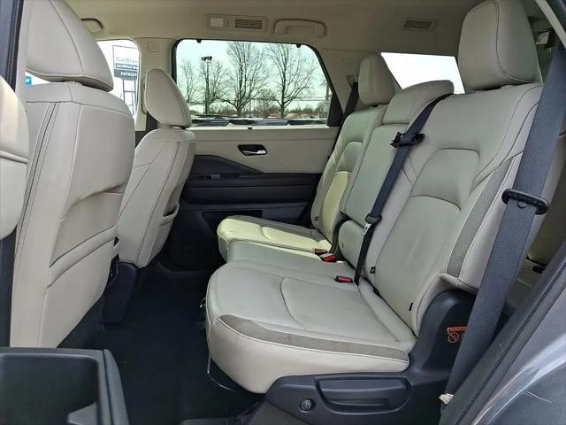 2023 Nissan Pathfinder SL 4WD