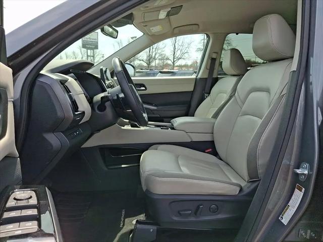 2023 Nissan Pathfinder SL 4WD