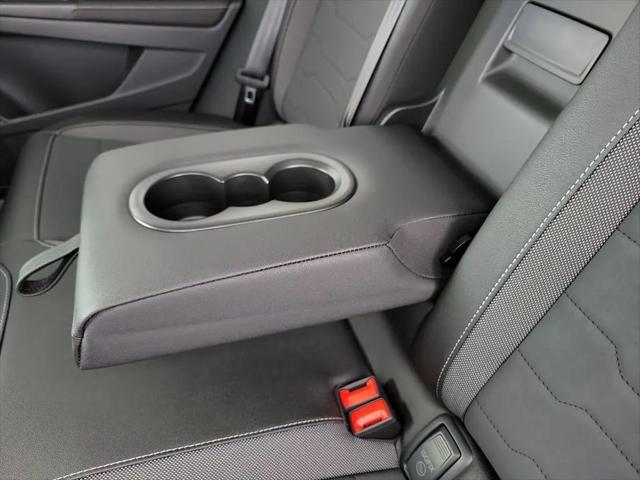 2026 Volkswagen Taos SE Black