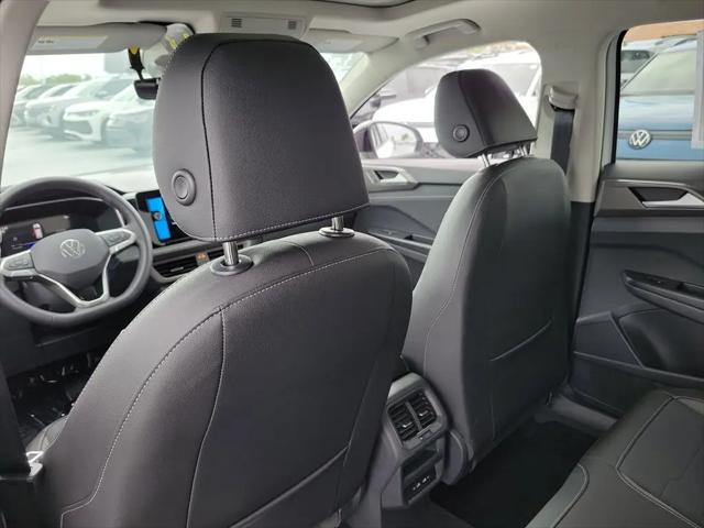 2026 Volkswagen Taos SE Black