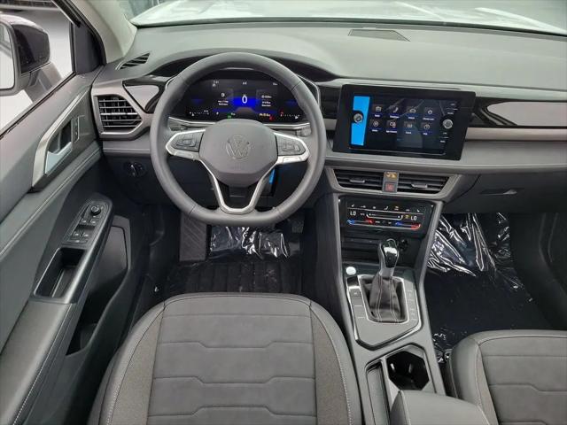 2026 Volkswagen Taos SE Black
