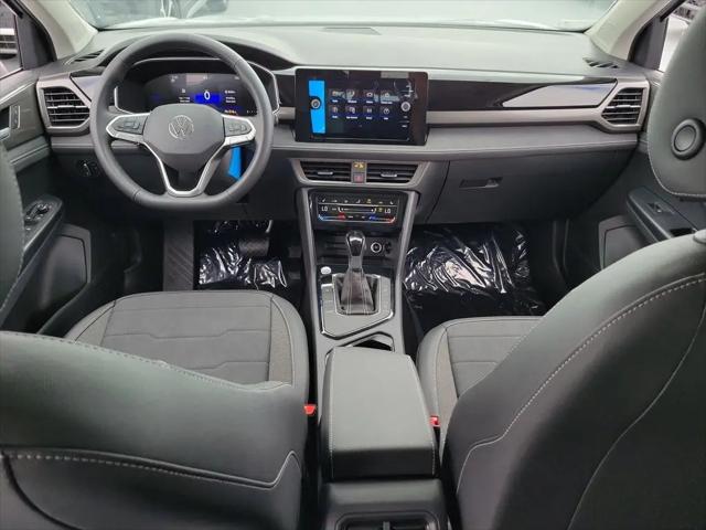 2026 Volkswagen Taos SE Black