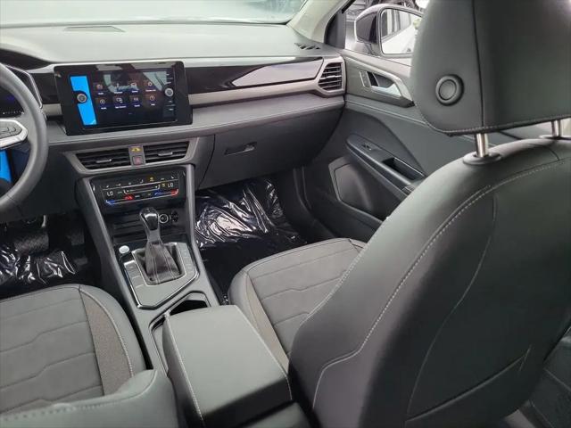 2026 Volkswagen Taos SE Black