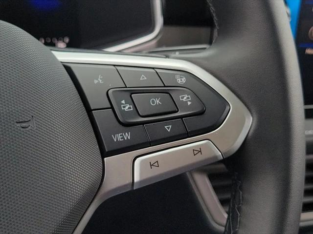 2026 Volkswagen Taos SE Black