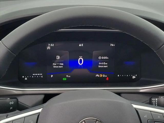 2026 Volkswagen Taos SE Black