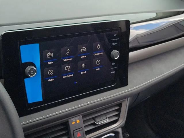 2026 Volkswagen Taos SE Black