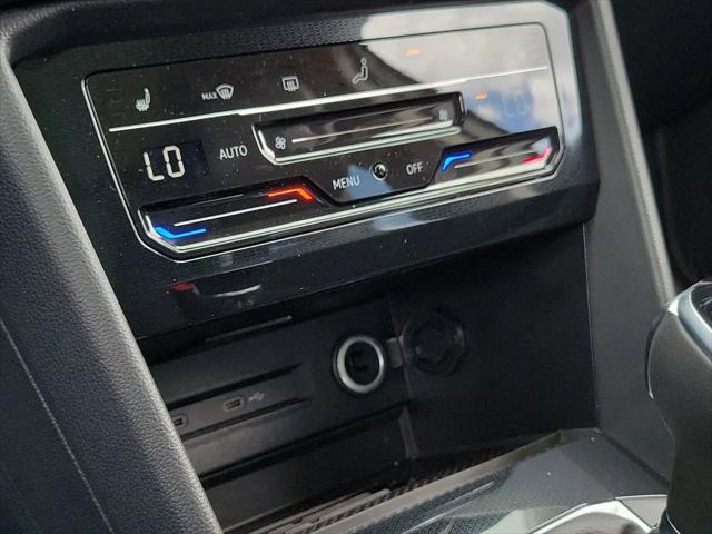 2026 Volkswagen Taos SE Black