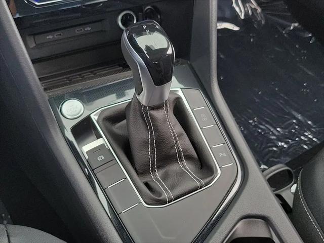 2026 Volkswagen Taos SE Black