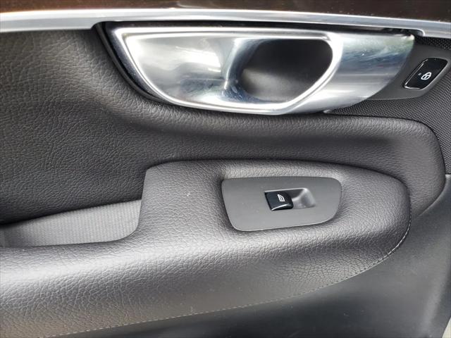 2019 Volvo XC90 T5 Momentum