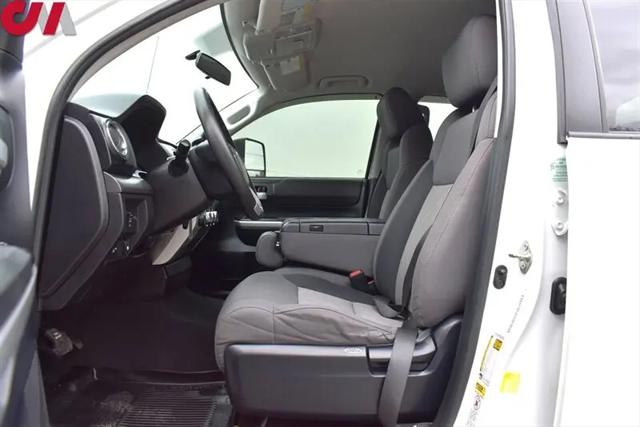 2016 Toyota Tundra SR5 5.7L V8