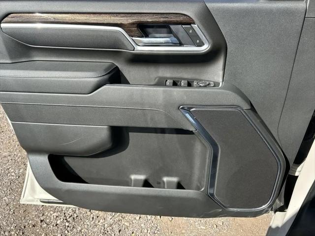 2026 GMC Sierra 2500HD Crew Cab, Standard Bed, SLE, 4WD