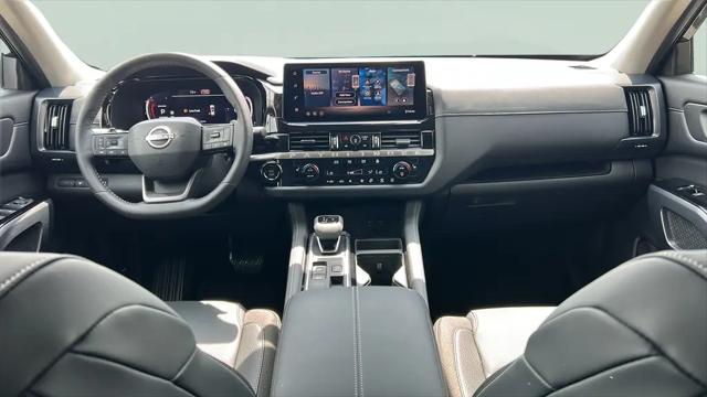 2026 Nissan Pathfinder SL