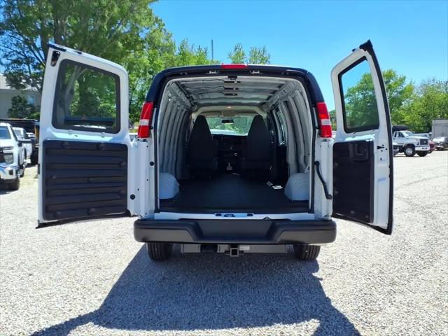 2026 Chevrolet Express Cargo Van 2500 Extended Wheelbase, WT, RWD