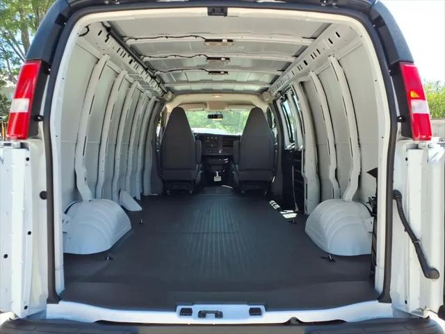 2026 Chevrolet Express Cargo Van 2500 Extended Wheelbase, WT, RWD