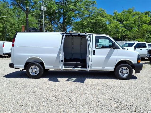 2026 Chevrolet Express Cargo Van 2500 Extended Wheelbase, WT, RWD