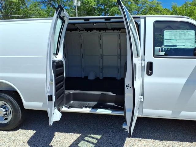 2026 Chevrolet Express Cargo Van 2500 Extended Wheelbase, WT, RWD