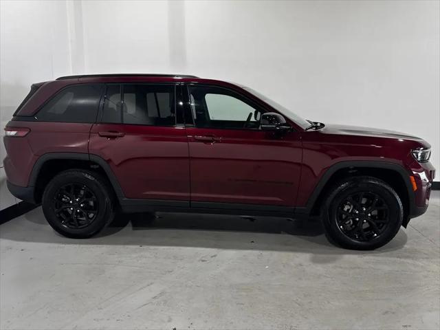 2025 Jeep Grand Cherokee Altitude 4x4