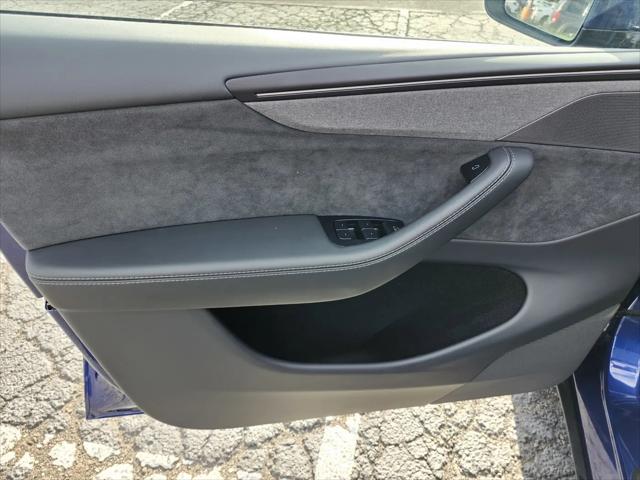 2026 Tesla Model Y Premium Rear-Wheel Drive