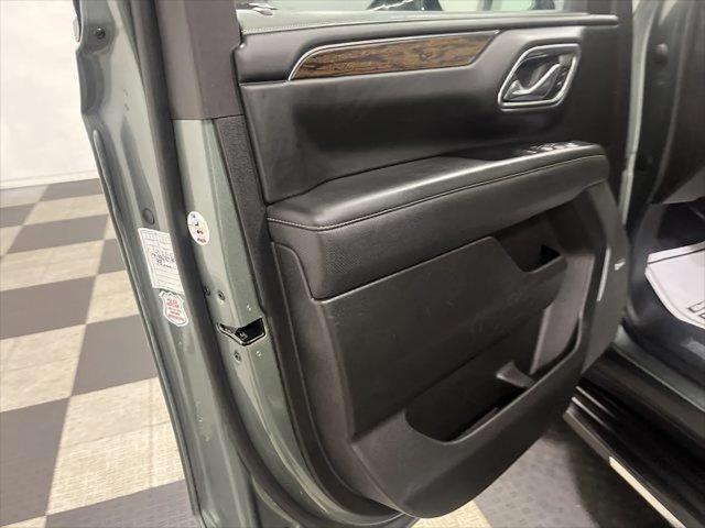2023 Chevrolet Suburban 4WD Premier