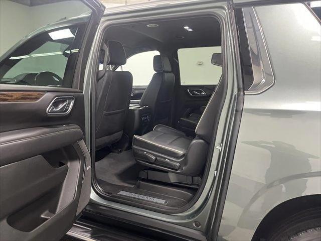 2023 Chevrolet Suburban 4WD Premier