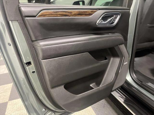 2023 Chevrolet Suburban 4WD Premier